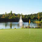 Озеро на поле для гольфа